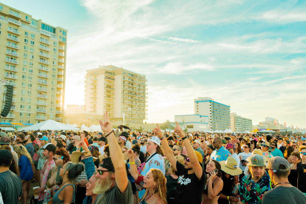 Discover the vibrant live music scene of Virginia Beach this summer.